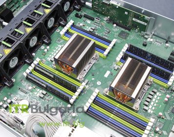 обновен Fujitsu Primergy RX300 S8 Rack Mount 2U сървър втора употреба