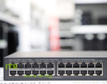 HPE FlexFabric 5800 24-port 10/100/1000 PoE+ 4-port 10G SFP+