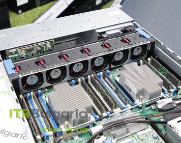 обновен HPE ProLiant DL380 Gen9 Rack Mount 2U сървър втора употреба