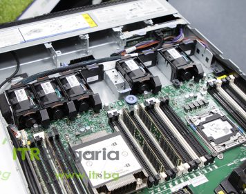 обновен Lenovo System x3550 M5 Rack Mount 1U сървър втора употреба
