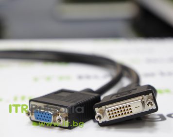 Mixed major brands DVI-I to 1xVGA 1xDVI-D