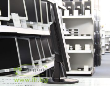 refurbished LG Flatron W2242T